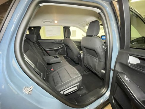 Used 2025 Ford Escape Active w/ Cold Weather Package image 4