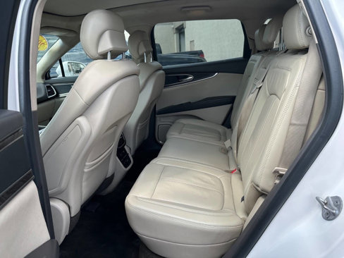 Used 2016 Lincoln MKX Reserve w/ Technology Package image 11