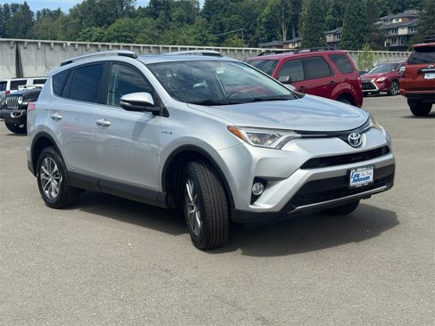 Used 2016 Toyota RAV4 XLE image 3