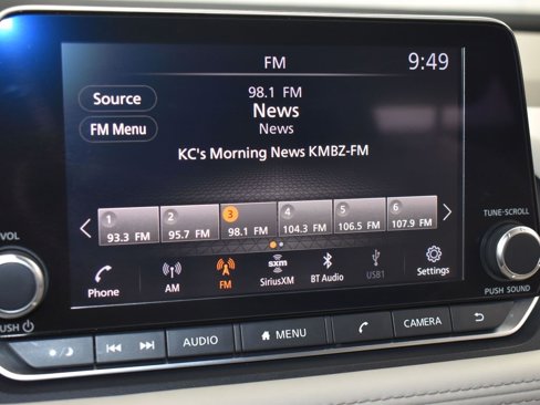 Used 2022 Nissan Rogue SV image 9