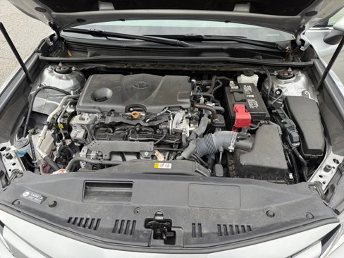 Used 2018 Toyota Camry LE image 18