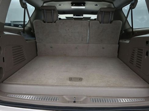 Used 2015 Chevrolet Suburban LTZ image 18