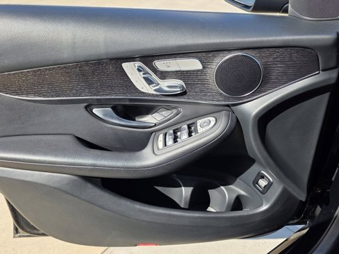 Used 2022 Mercedes-Benz GLC 300 4MATIC image 21