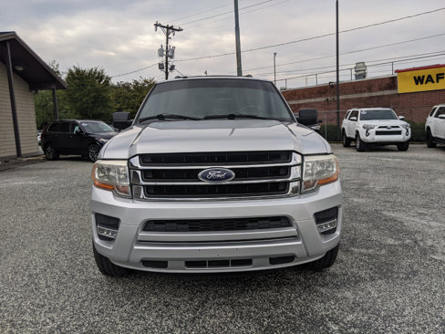Used 2017 Ford Expedition XLT image 2