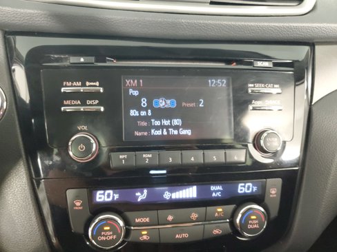 Used 2014 Nissan Rogue SV image 20