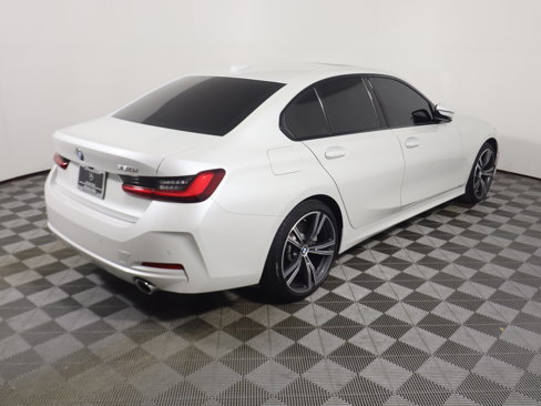 Used 2023 BMW 330i Sedan w/ Premium Package image 5