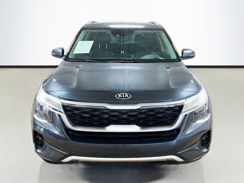 Certified 2021 Kia Seltos EX image 2