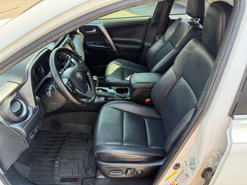 Used 2017 Toyota RAV4 SE image 11