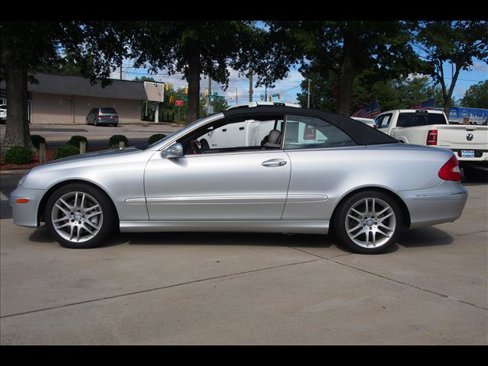 Used 2009 Mercedes-Benz CLK 350 Cabriolet image 35