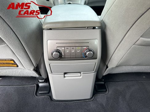 Used 2013 Toyota Highlander Plus image 34