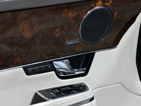 Used 2013 Jaguar XJ image 66