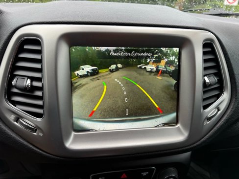Used 2018 Jeep Compass Latitude w/ Popular Equipment Group image 11