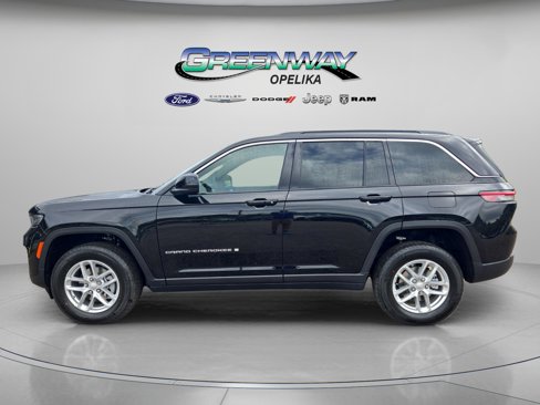 New 2025 Jeep Grand Cherokee Laredo image 4