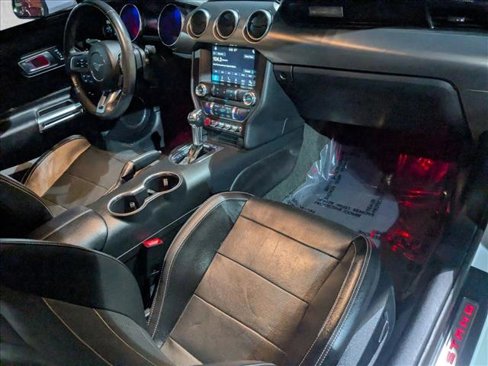 Used 2018 Ford Mustang Premium image 21