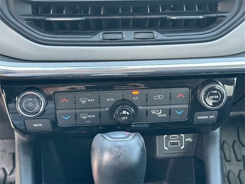 Certified 2022 Jeep Compass Limited image 21