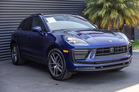 Certified 2025 Porsche Macan image 6