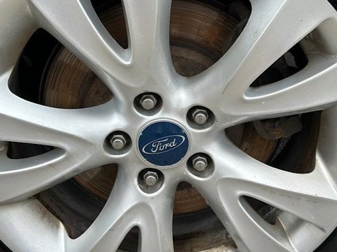Used 2010 Ford Taurus SEL image 32