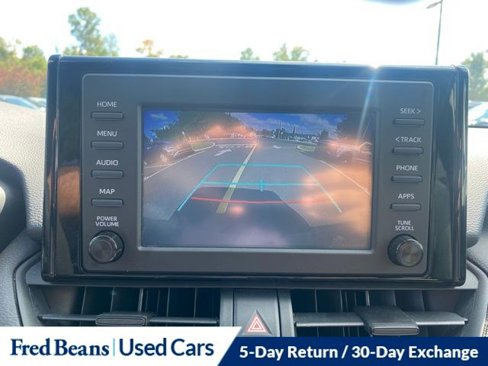 Used 2019 Toyota RAV4 LE image 17