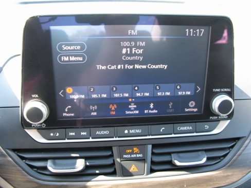 Used 2024 Nissan Altima 2.5 SV image 15