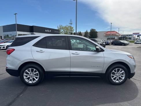 Used 2021 Chevrolet Equinox LS w/ LS Convenience Package image 8