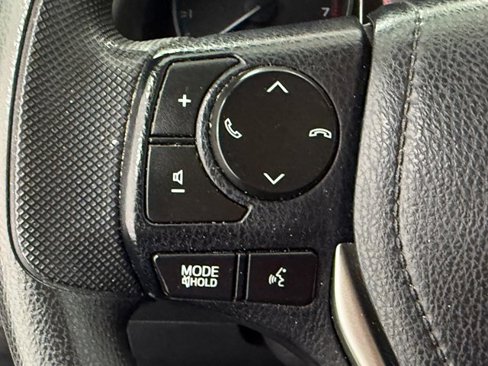 Used 2018 Toyota RAV4 LE image 12