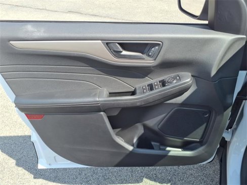 Used 2022 Ford Escape SE image 16