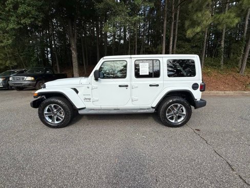 Used 2018 Jeep Wrangler Unlimited Sahara image 3
