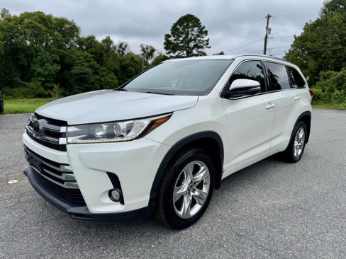 Used 2018 Toyota Highlander AWD V6 image 2
