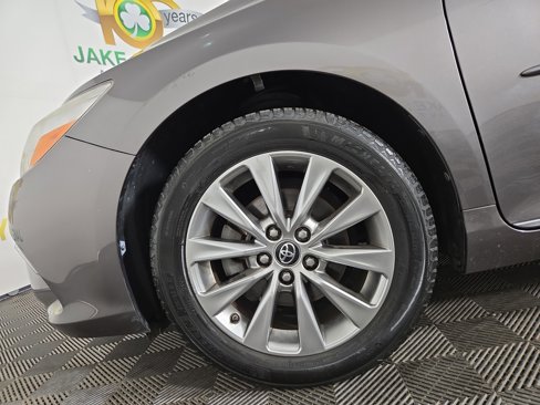 Used 2017 Toyota Camry XLE image 35