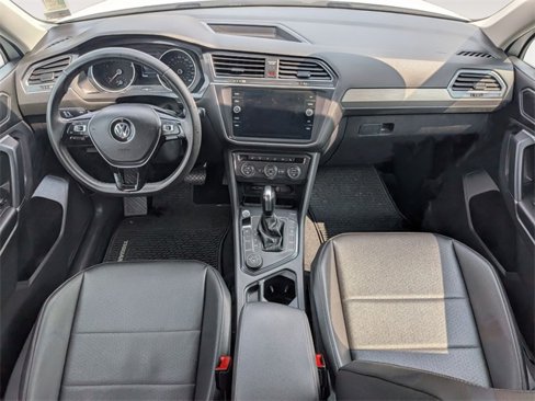 Used 2020 Volkswagen Tiguan SE image 25