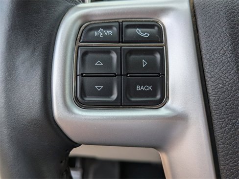 Used 2014 Chrysler Town & Country Touring image 17
