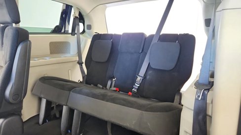 Used 2018 Dodge Grand Caravan SE w/ UConnect Hands-Free Group image 30