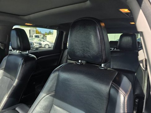 Used 2016 Toyota Highlander Limited image 25