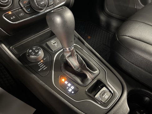 Used 2021 Jeep Cherokee Trailhawk w/ Sun, Sound & Nav Group image 26