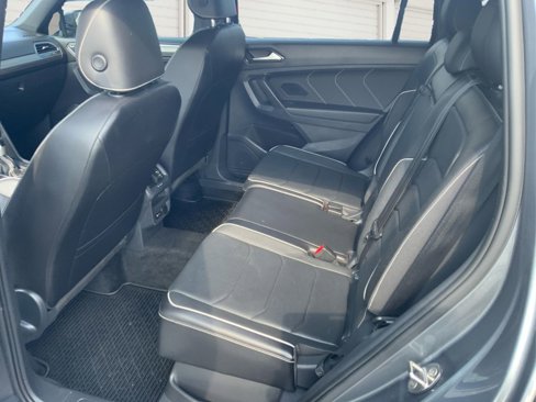 Used 2022 Volkswagen Tiguan SEL R-Line image 10