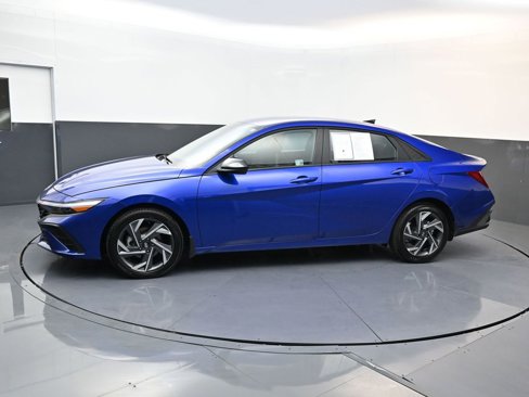 Certified 2025 Hyundai Elantra Sport image 7