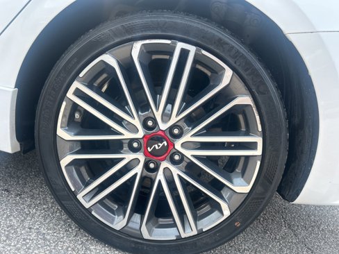 Certified 2022 Kia Forte GT w/ GT Technology Package image 22