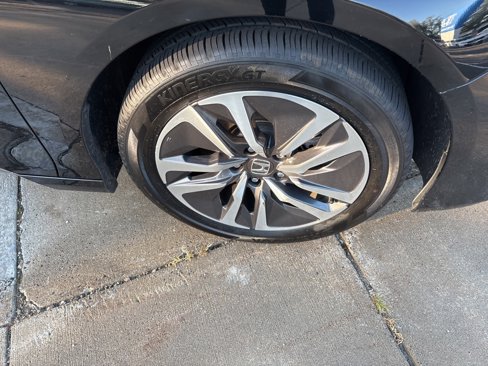 Used 2018 Honda Accord Touring image 32