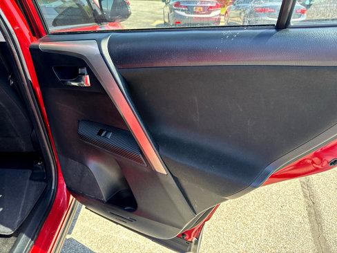 Used 2015 Toyota RAV4 XLE image 37