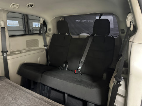 Used 2020 Dodge Grand Caravan SE w/ UConnect Hands-Free Group image 14