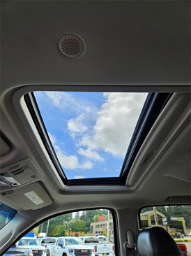 Used 2011 Chevrolet Avalanche LT image 17