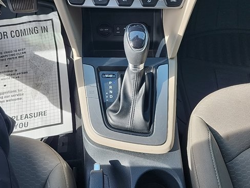 Used 2020 Hyundai Elantra SEL image 29
