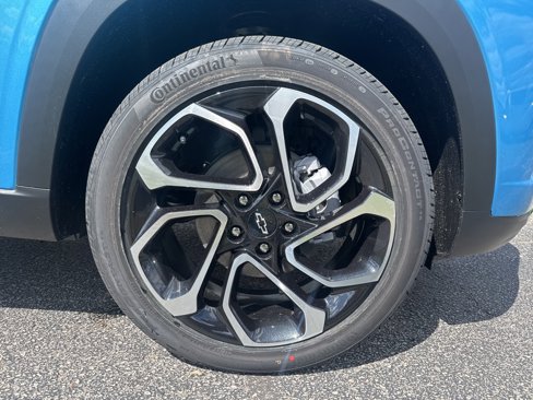 New 2025 Chevrolet Trax RS w/ Sunroof Package image 9