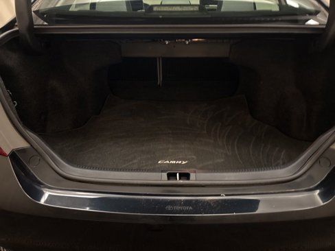 Used 2017 Toyota Camry XSE image 10