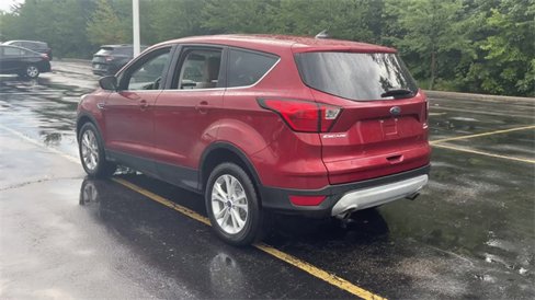 Used 2019 Ford Escape SE image 6