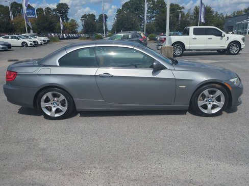 Used 2013 BMW 335i Convertible image 2