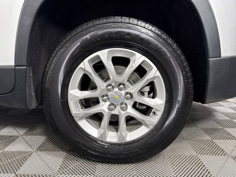 Used 2021 Chevrolet Traverse LT image 19