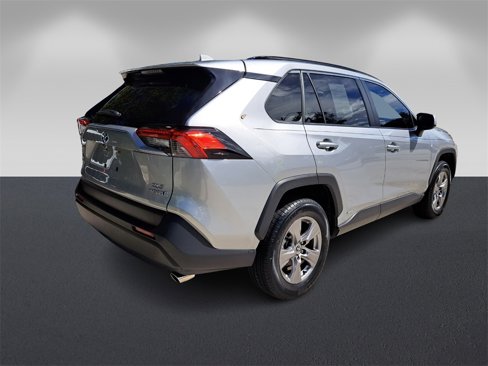 Used 2022 Toyota RAV4 XLE image 3