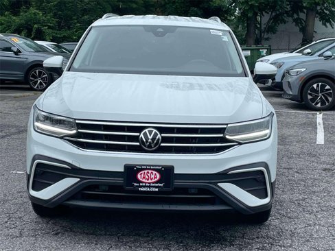 Certified 2022 Volkswagen Tiguan SE image 2