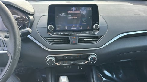 Used 2022 Nissan Altima 2.5 SV image 23